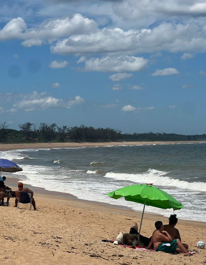 casa-em-rio-das-ostras-perto-da-praia-mar-do-norte-2